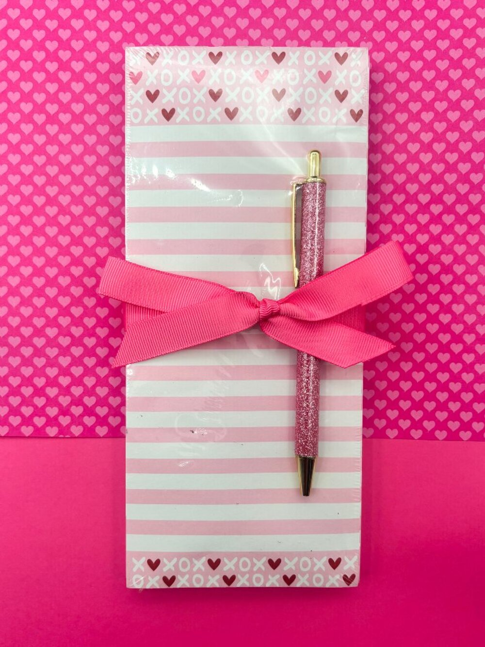Xoxo List Pad with Glitter Pen